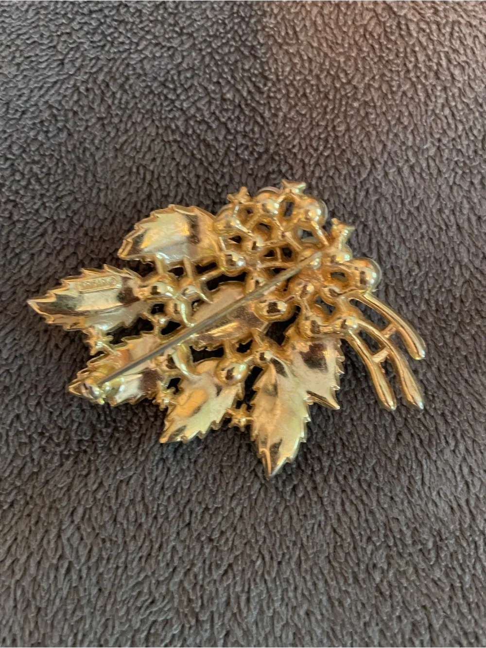 Vintage Trifari 1960's Crown Gold Pearl Leaf Brooch Timeless Sophistication